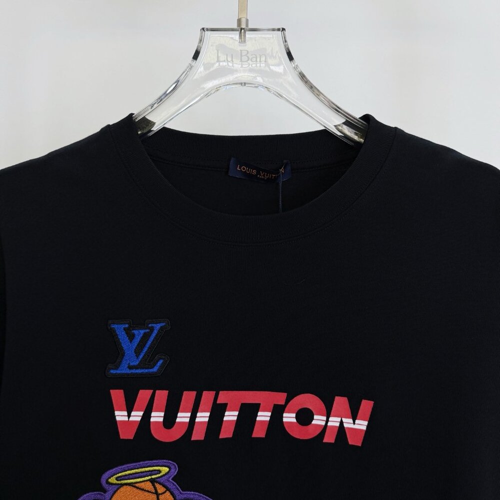 LOUIS VUITTON x NBA - Picture 8 of 8